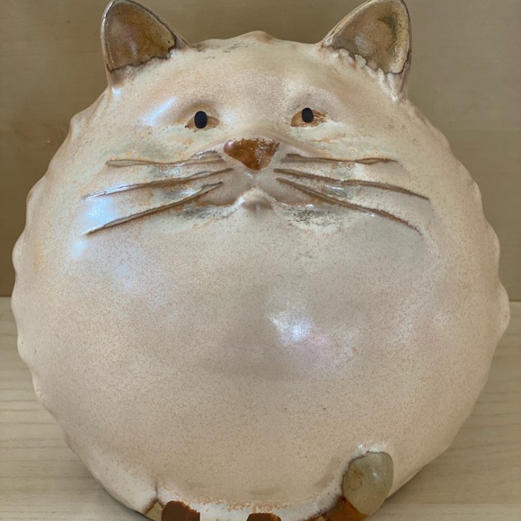 CERAMIC CAT AND CAT SHAPED CANDLE - Picture 7 of 16